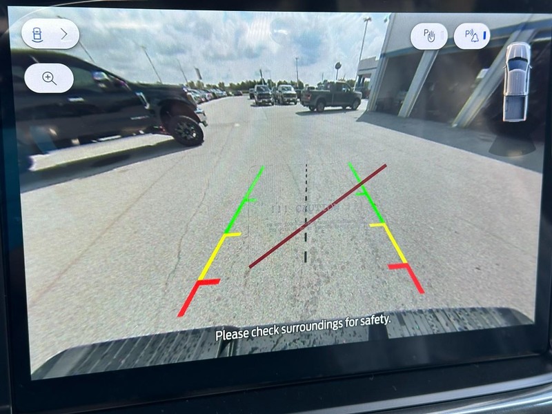 Ford F-150 Vehicle Full-screen Gallery Image 14