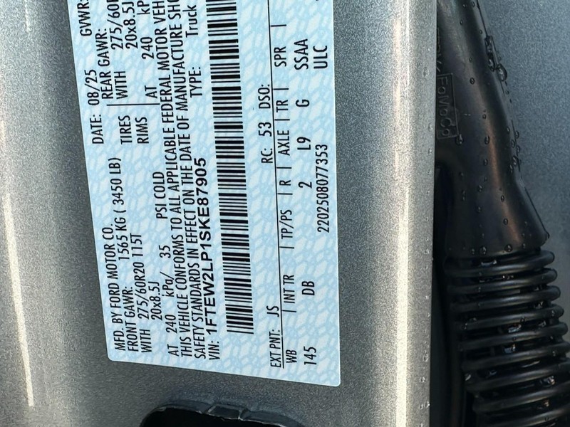 Ford F-150 Vehicle Full-screen Gallery Image 15