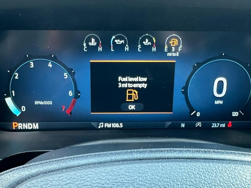 Ford F-150 Vehicle Full-screen Gallery Image 13