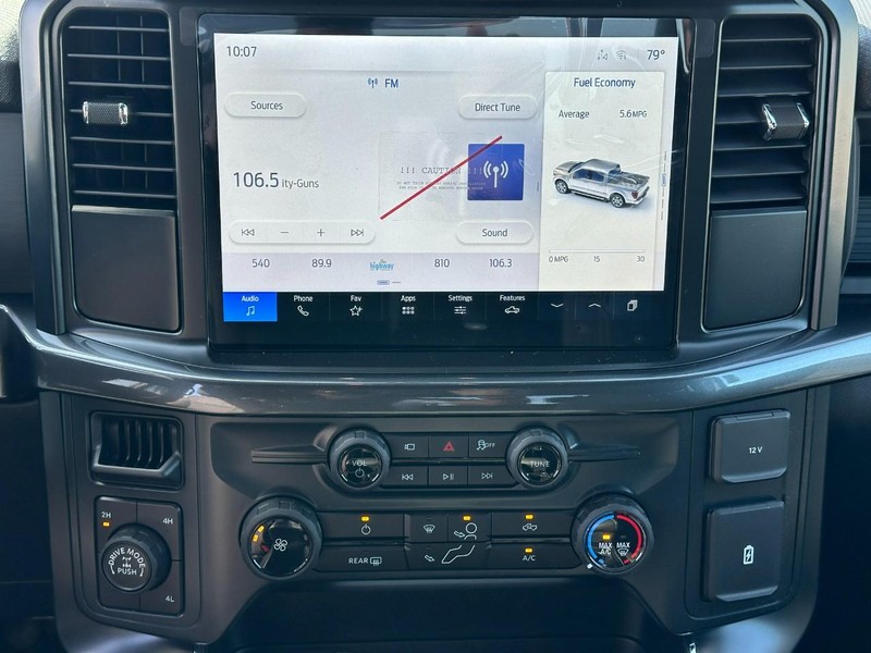 Ford F-150 Vehicle Full-screen Gallery Image 7