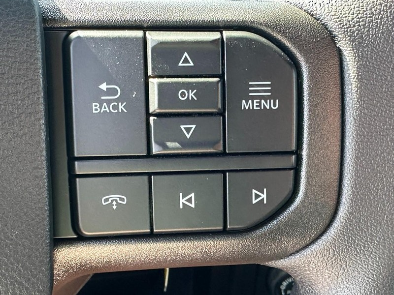 Ford F-150 Vehicle Full-screen Gallery Image 12