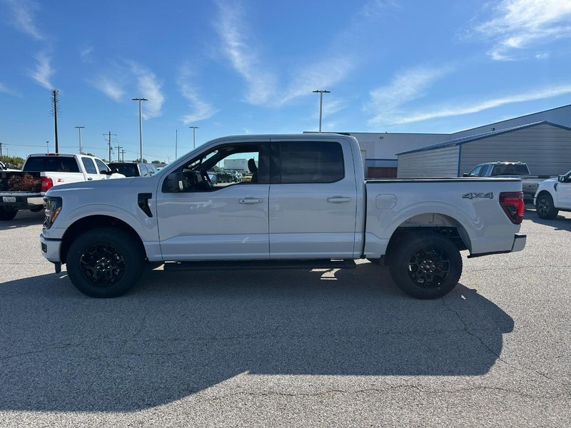 Ford F-150 Vehicle Full-screen Gallery Image 2