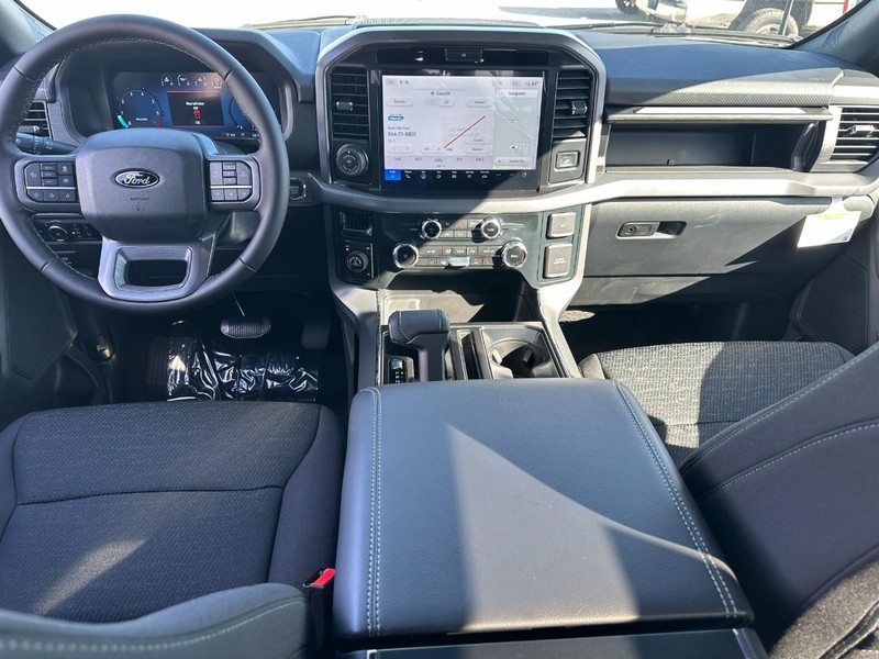 Ford F-150 Vehicle Full-screen Gallery Image 5