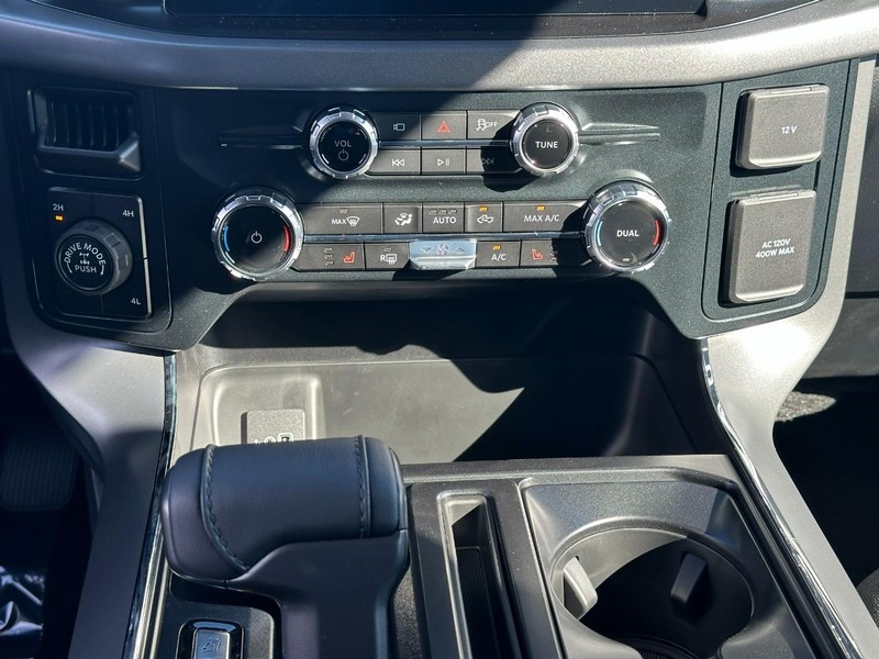 Ford F-150 Vehicle Full-screen Gallery Image 8