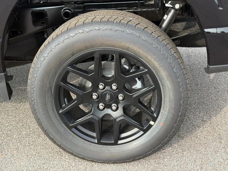 Ford F-150 Vehicle Full-screen Gallery Image 4