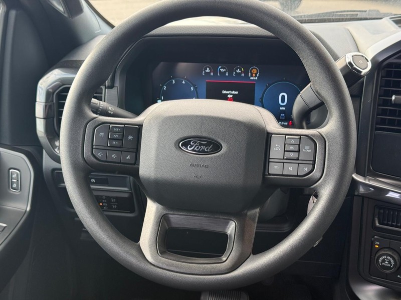 Ford F-150 Vehicle Full-screen Gallery Image 7