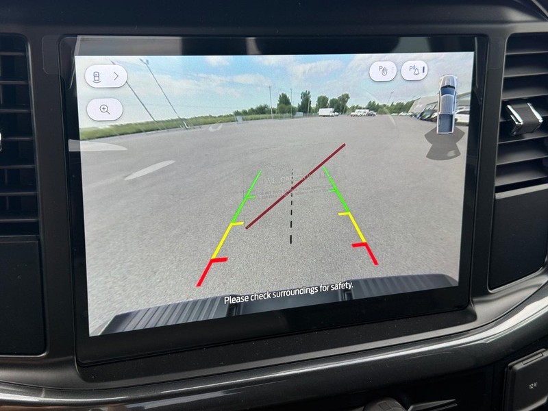 Ford F-150 Vehicle Full-screen Gallery Image 11