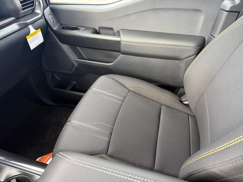 Ford F-150 Vehicle Full-screen Gallery Image 15