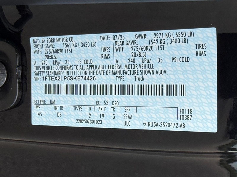 Ford F-150 Vehicle Full-screen Gallery Image 18