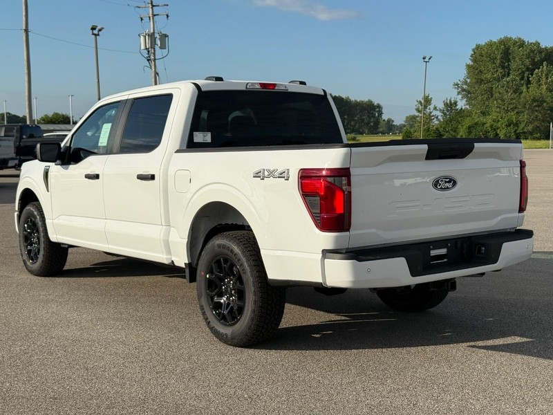 Ford F-150 Vehicle Full-screen Gallery Image 3