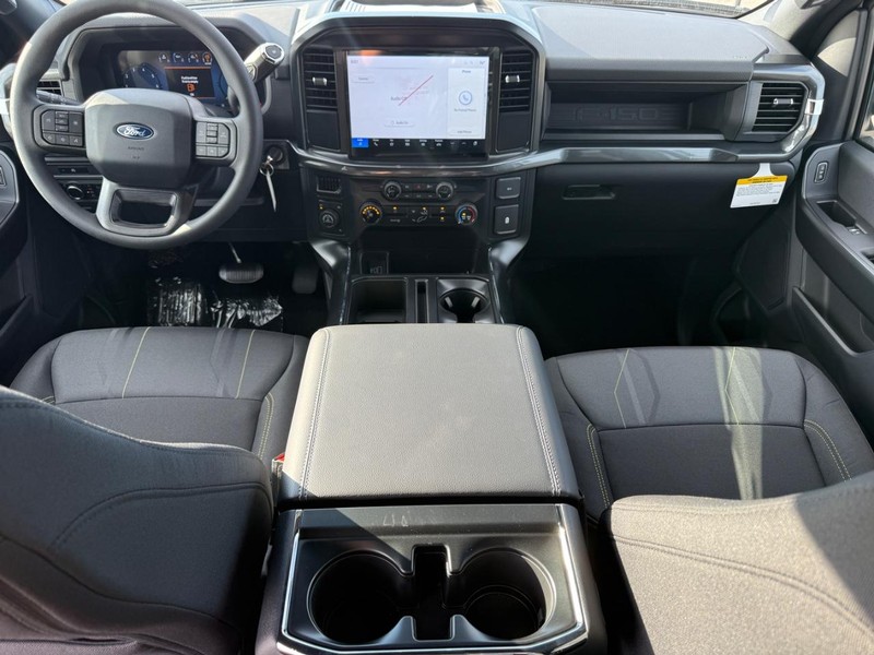 Ford F-150 Vehicle Full-screen Gallery Image 6