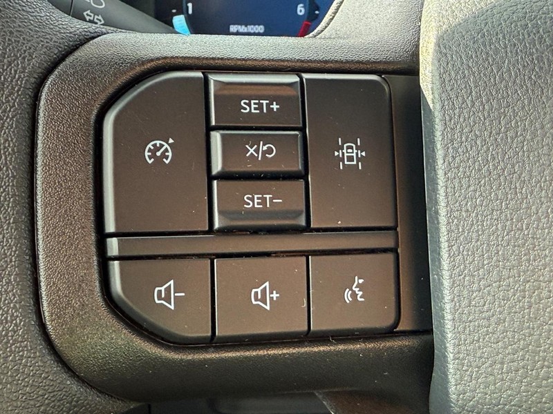 Ford F-150 Vehicle Full-screen Gallery Image 8