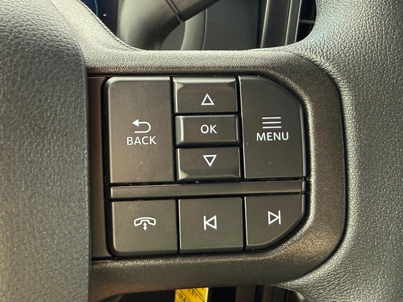 Ford F-150 Vehicle Full-screen Gallery Image 9