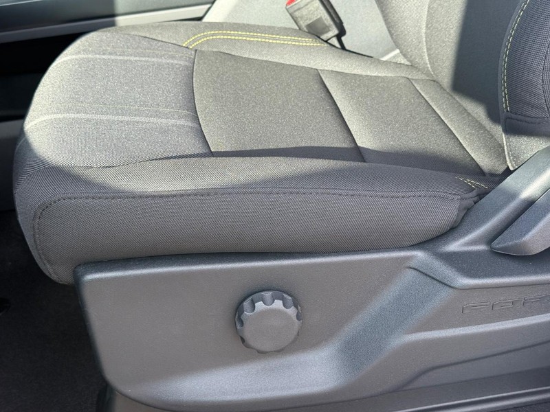 Ford F-150 Vehicle Full-screen Gallery Image 17