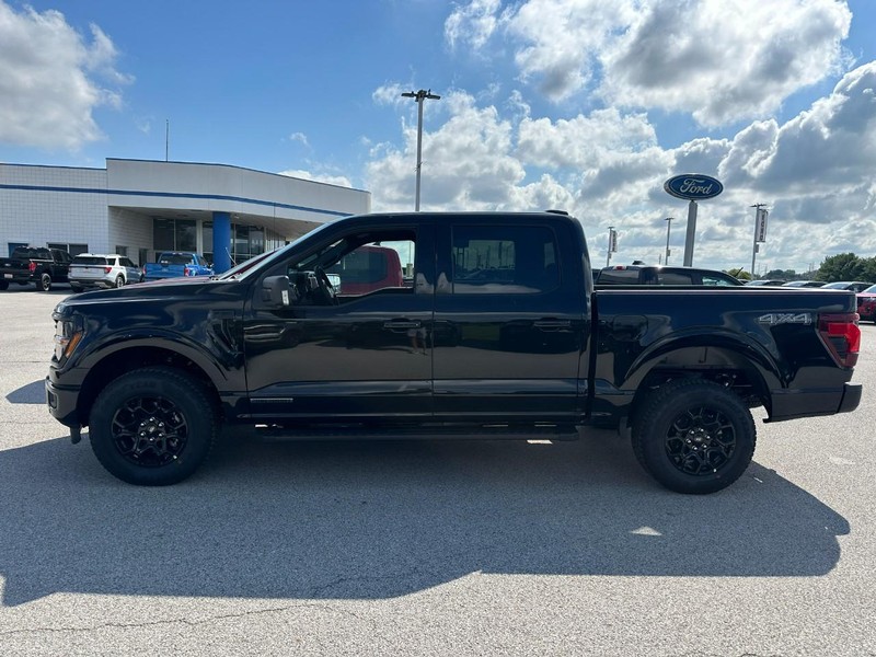 Ford F-150 Vehicle Full-screen Gallery Image 2