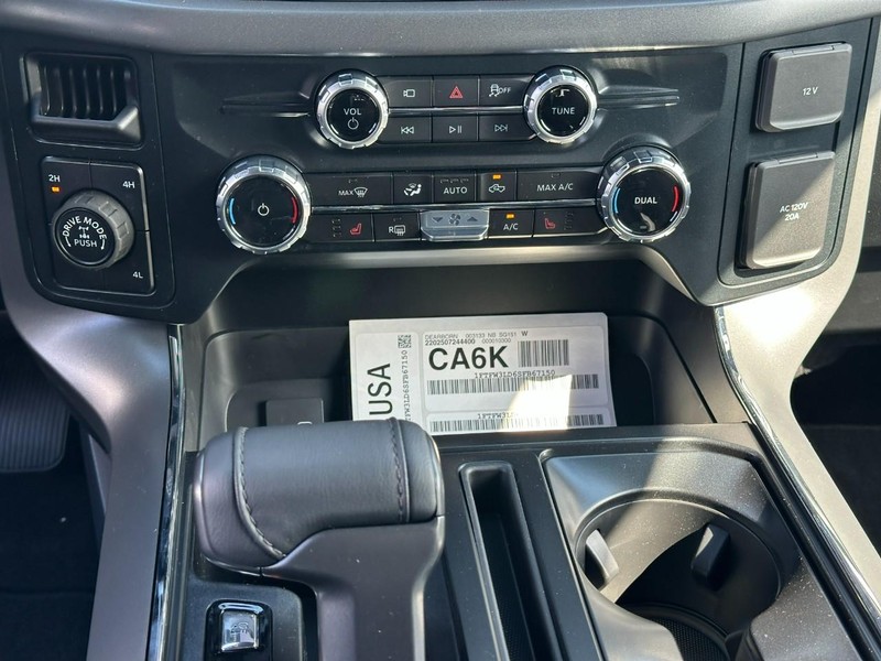 Ford F-150 Vehicle Full-screen Gallery Image 8