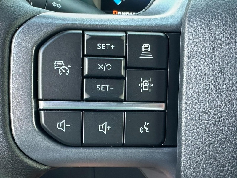 Ford F-150 Vehicle Full-screen Gallery Image 11