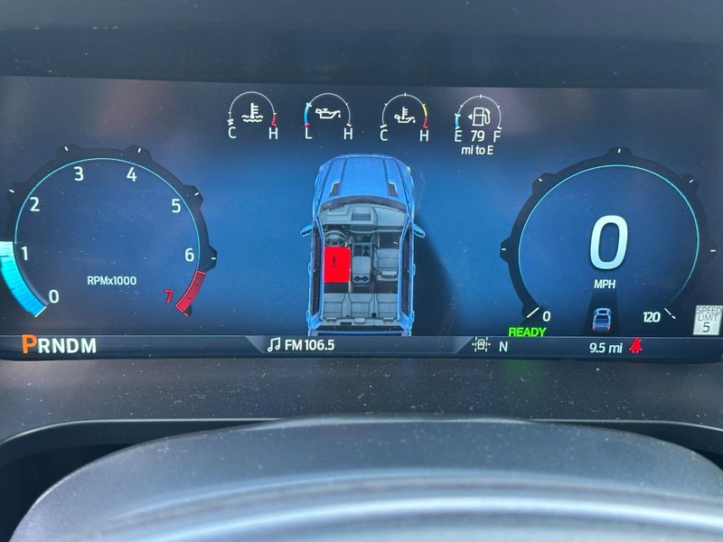 Ford F-150 Vehicle Full-screen Gallery Image 13