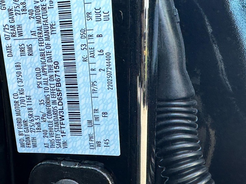 Ford F-150 Vehicle Full-screen Gallery Image 17