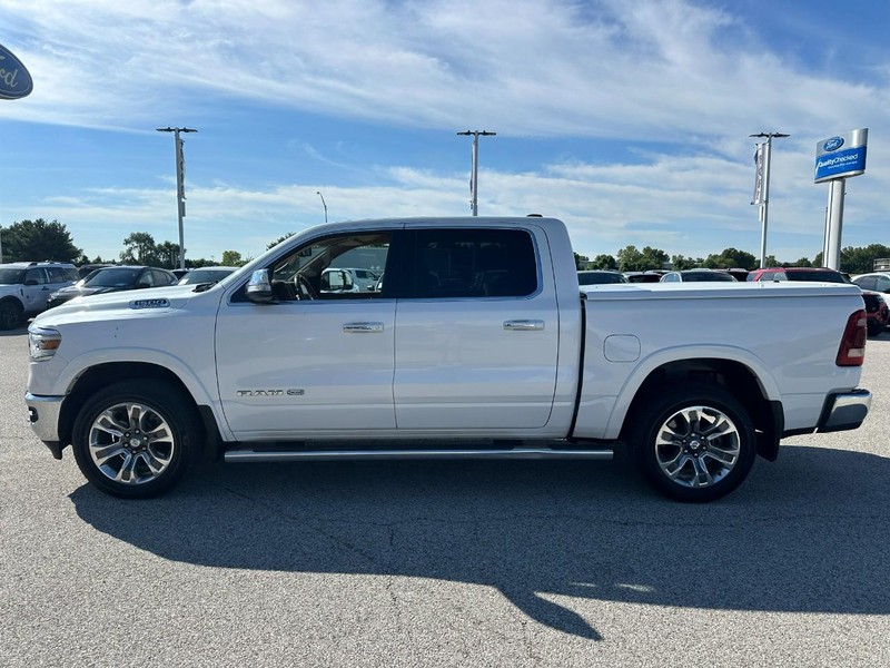 Ram 1500 Vehicle Full-screen Gallery Image 2
