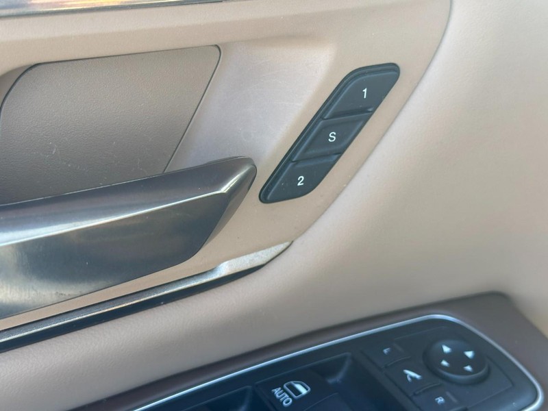 Ram 1500 Vehicle Full-screen Gallery Image 17