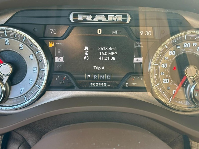 Ram 1500 Vehicle Full-screen Gallery Image 21