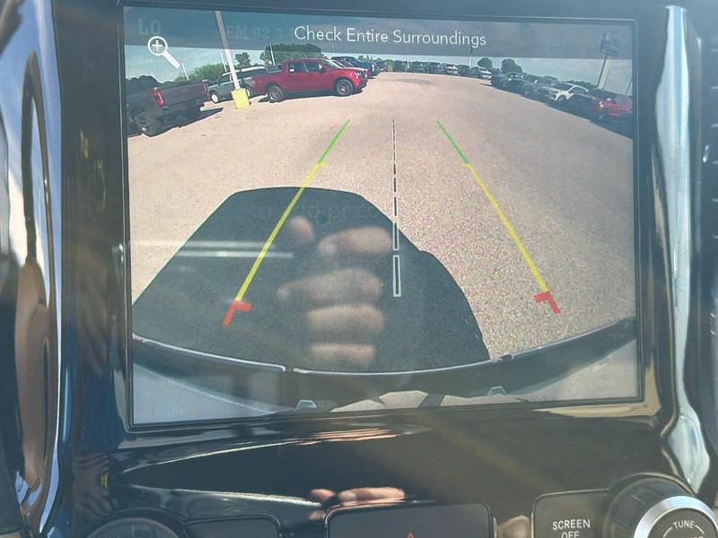 Ram 1500 Vehicle Full-screen Gallery Image 25