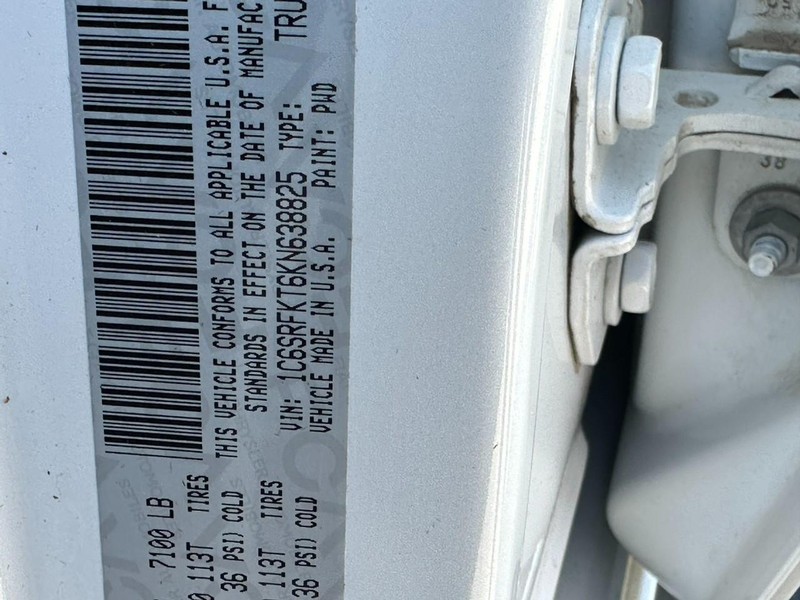 Ram 1500 Vehicle Full-screen Gallery Image 26