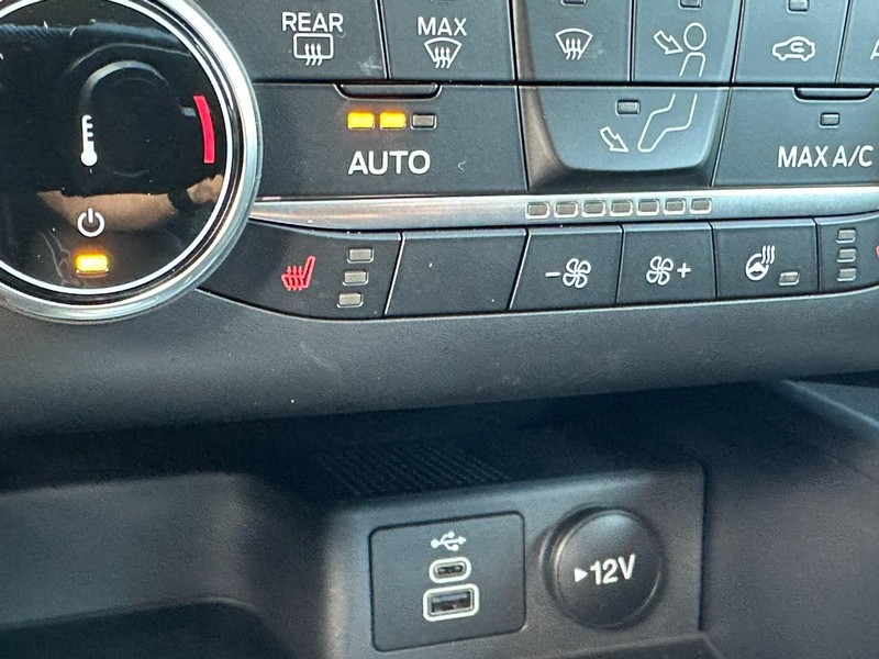 Ford Escape Vehicle Full-screen Gallery Image 14