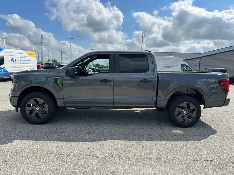 Ford F-150 Vehicle Full-screen Gallery Image 2