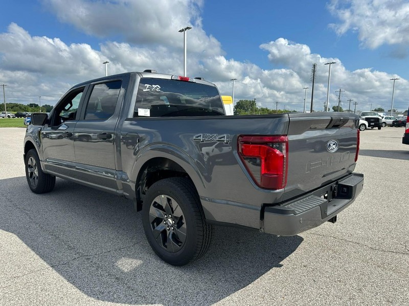 Ford F-150 Vehicle Full-screen Gallery Image 3