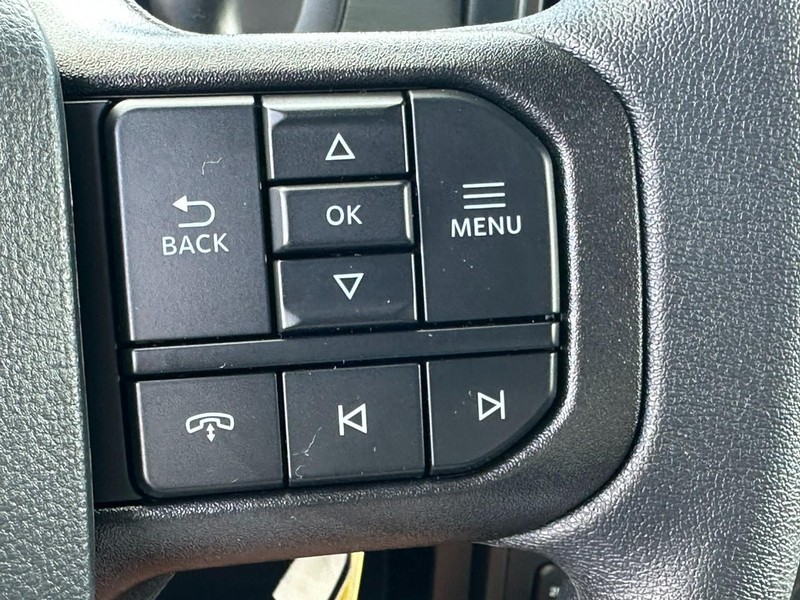 Ford F-150 Vehicle Full-screen Gallery Image 12