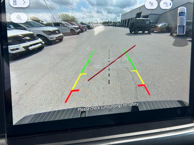 Ford F-150 Vehicle Full-screen Gallery Image 14