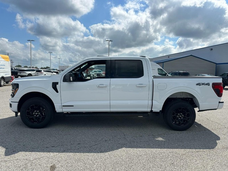 Ford F-150 Vehicle Full-screen Gallery Image 2