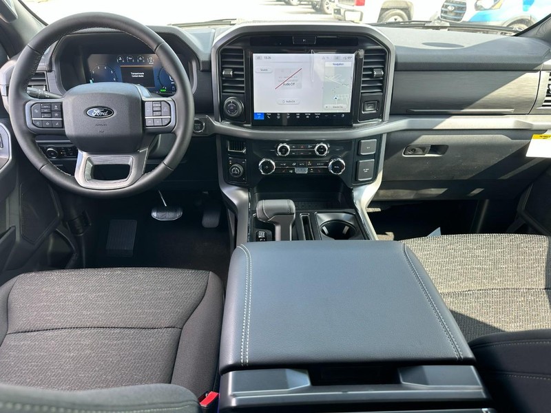 Ford F-150 Vehicle Full-screen Gallery Image 5