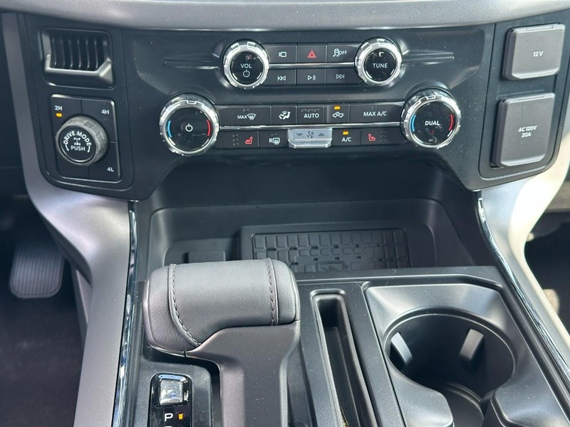 Ford F-150 Vehicle Full-screen Gallery Image 8