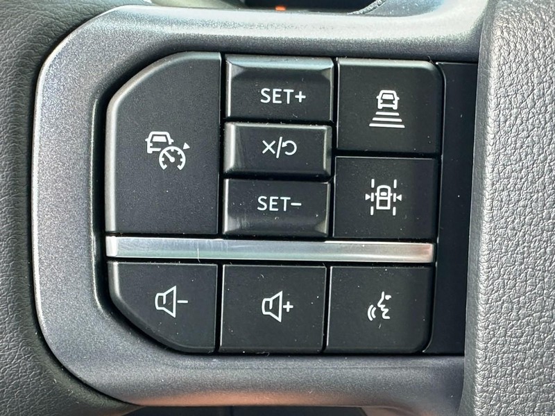 Ford F-150 Vehicle Full-screen Gallery Image 11