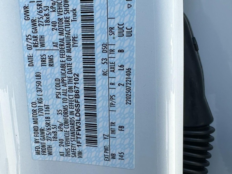 Ford F-150 Vehicle Full-screen Gallery Image 17