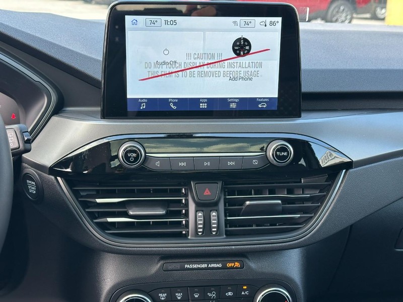 Ford Escape Vehicle Full-screen Gallery Image 8