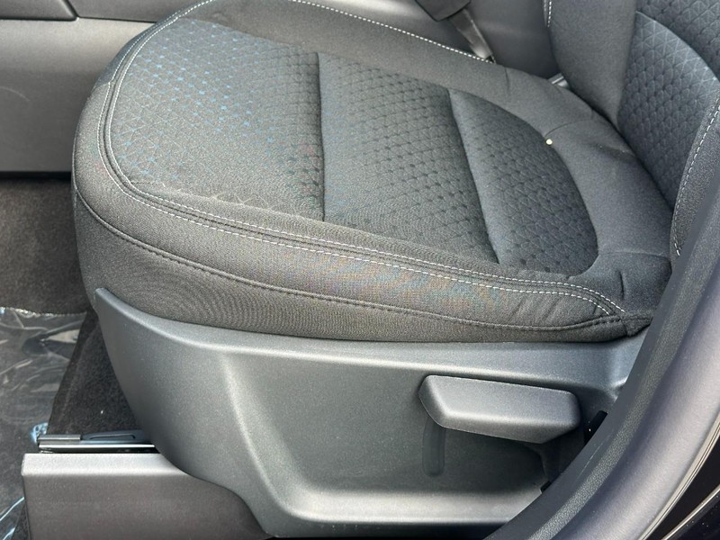 Ford Escape Vehicle Full-screen Gallery Image 11