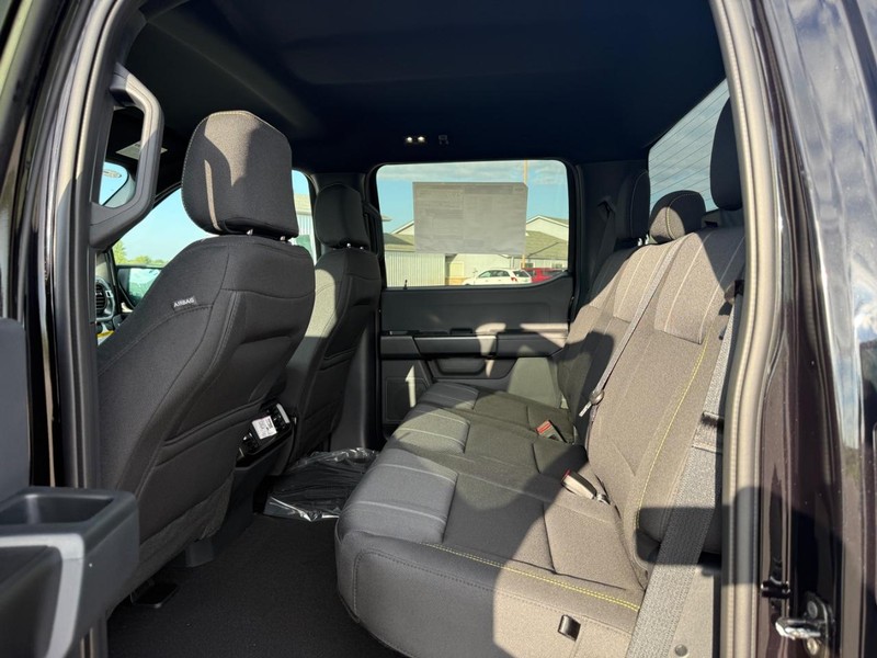 Ford F-150 Vehicle Full-screen Gallery Image 5