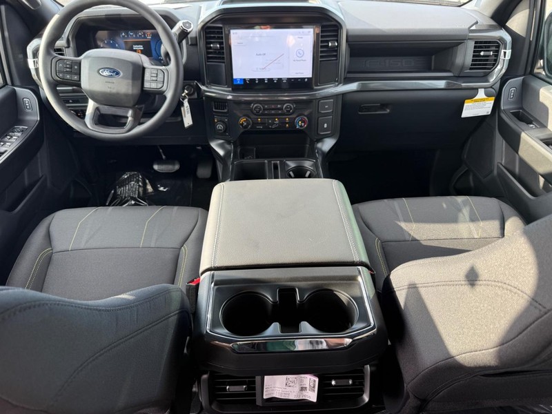 Ford F-150 Vehicle Full-screen Gallery Image 6