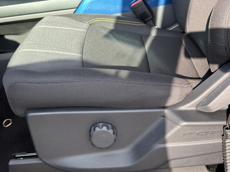 Ford F-150 Vehicle Full-screen Gallery Image 17