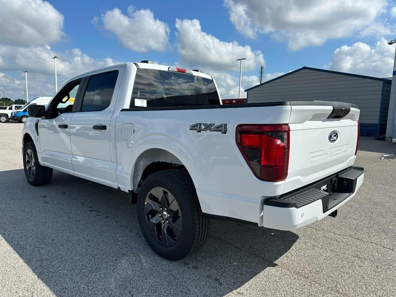 Ford F-150 Vehicle Full-screen Gallery Image 3