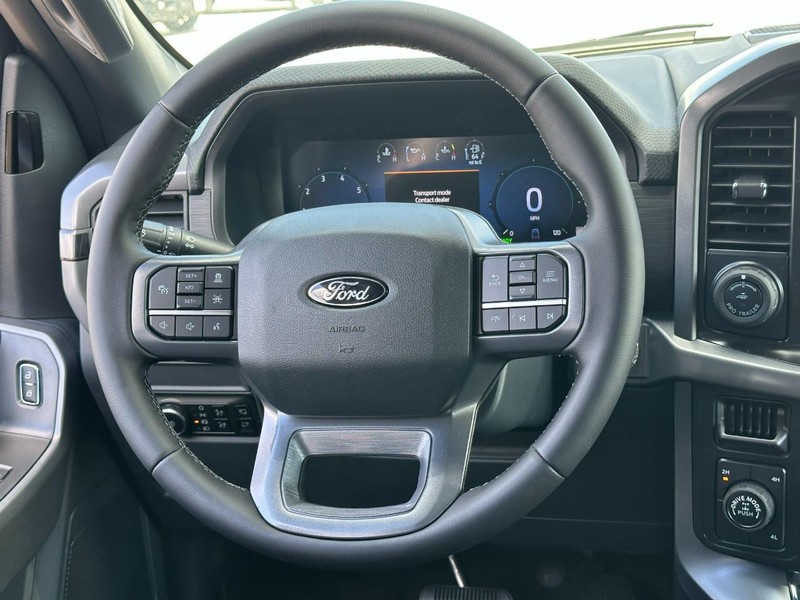 Ford F-150 Vehicle Full-screen Gallery Image 6
