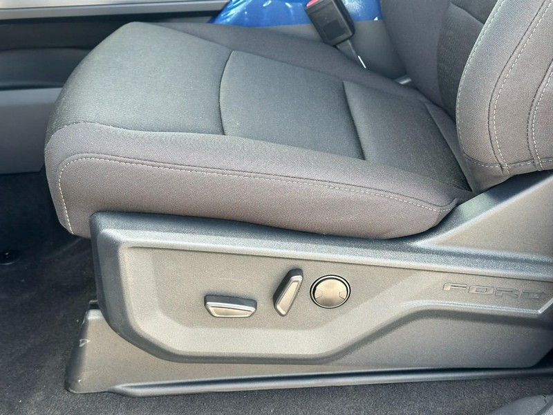 Ford F-150 Vehicle Full-screen Gallery Image 10