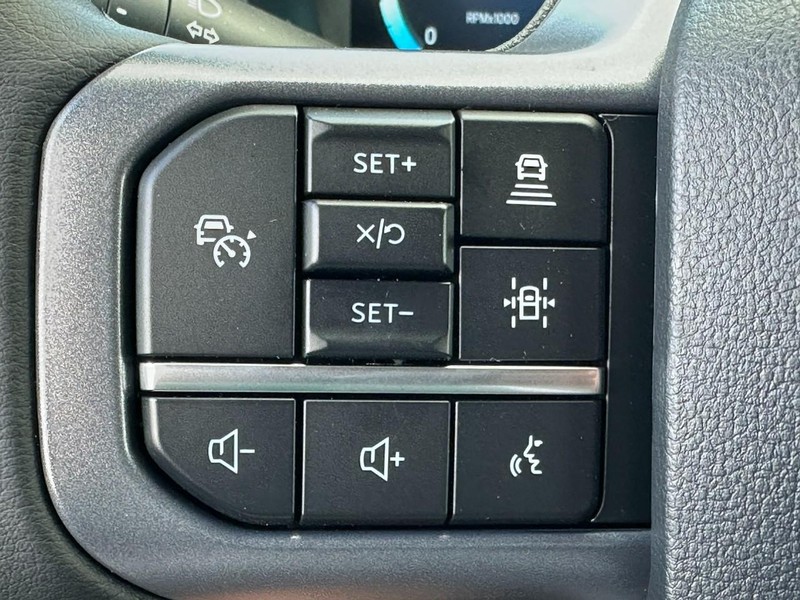 Ford F-150 Vehicle Full-screen Gallery Image 11