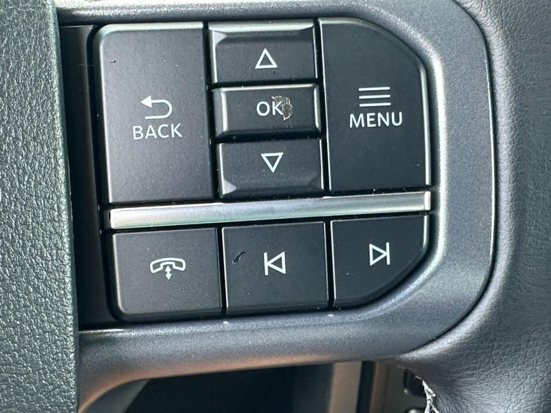 Ford F-150 Vehicle Full-screen Gallery Image 12