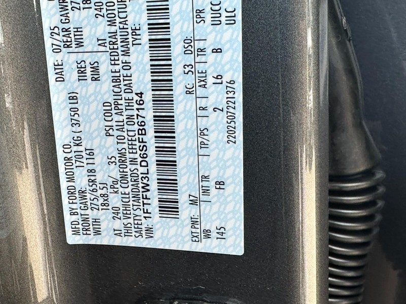 Ford F-150 Vehicle Full-screen Gallery Image 17