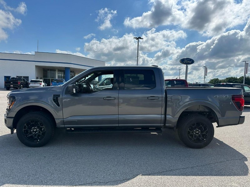 Ford F-150 Vehicle Full-screen Gallery Image 2